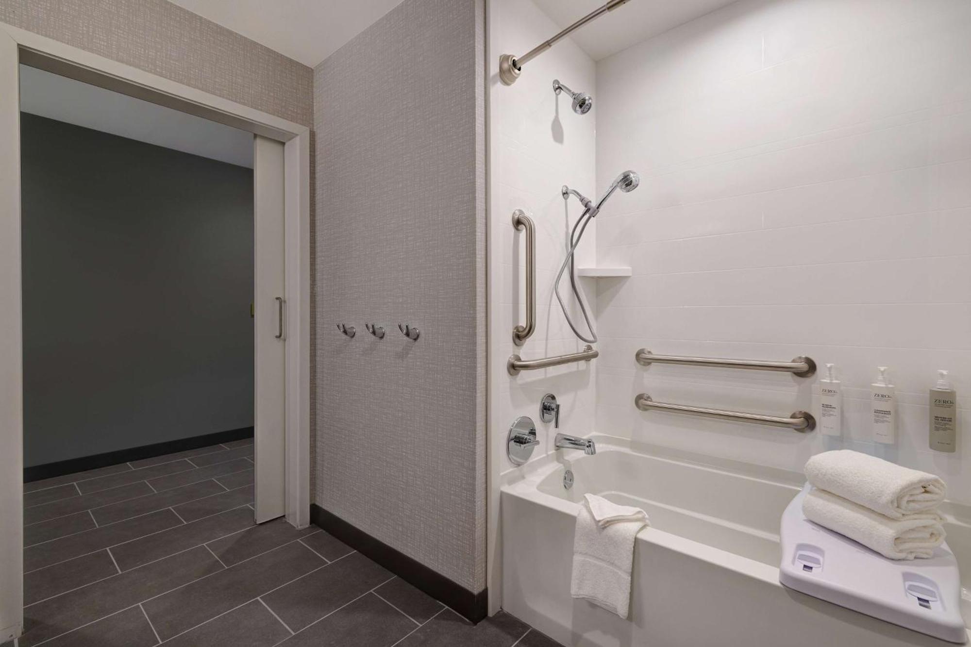 Hampton Inn & Suites 마리나 외부 사진