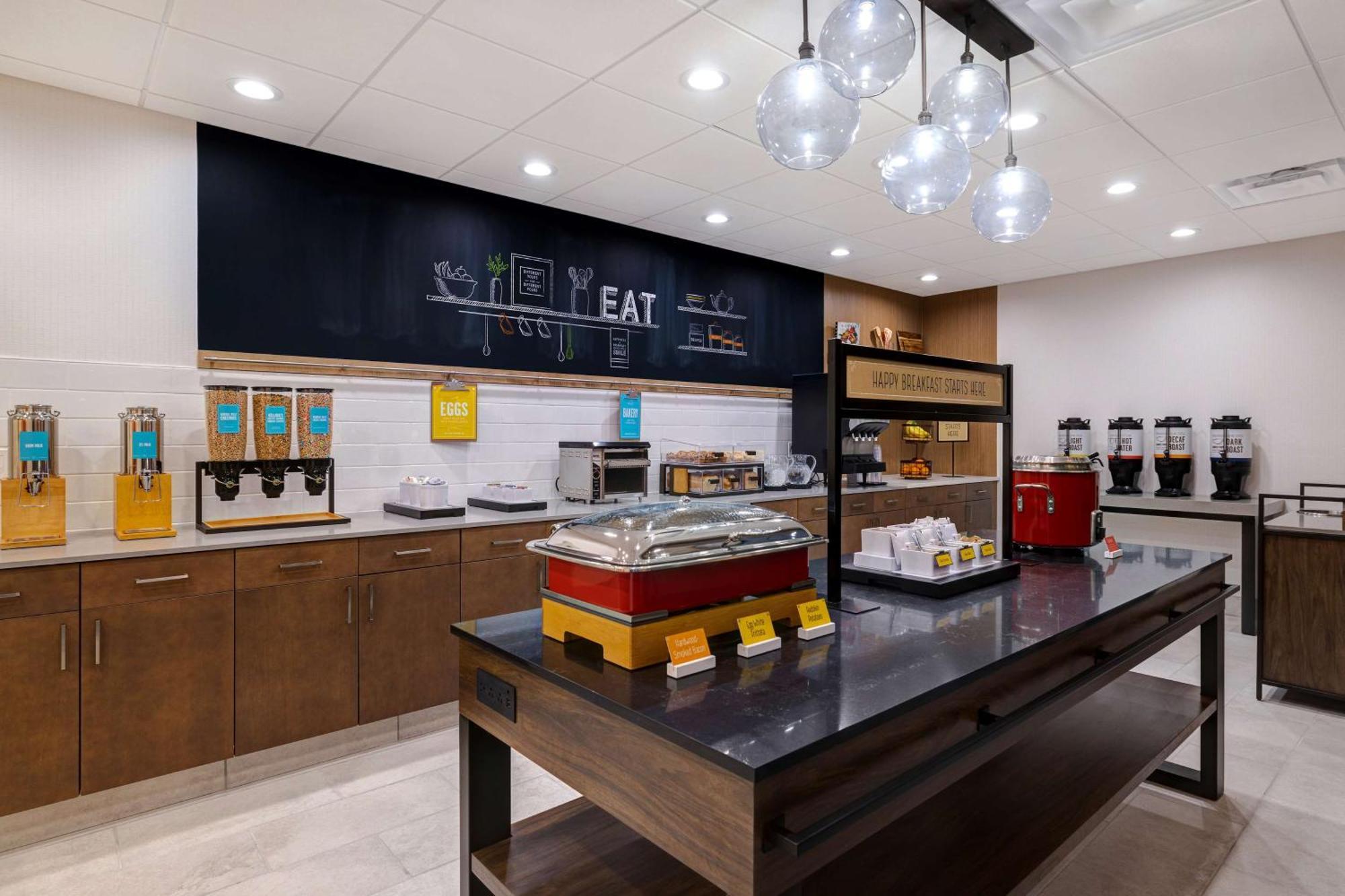 Hampton Inn & Suites 마리나 외부 사진