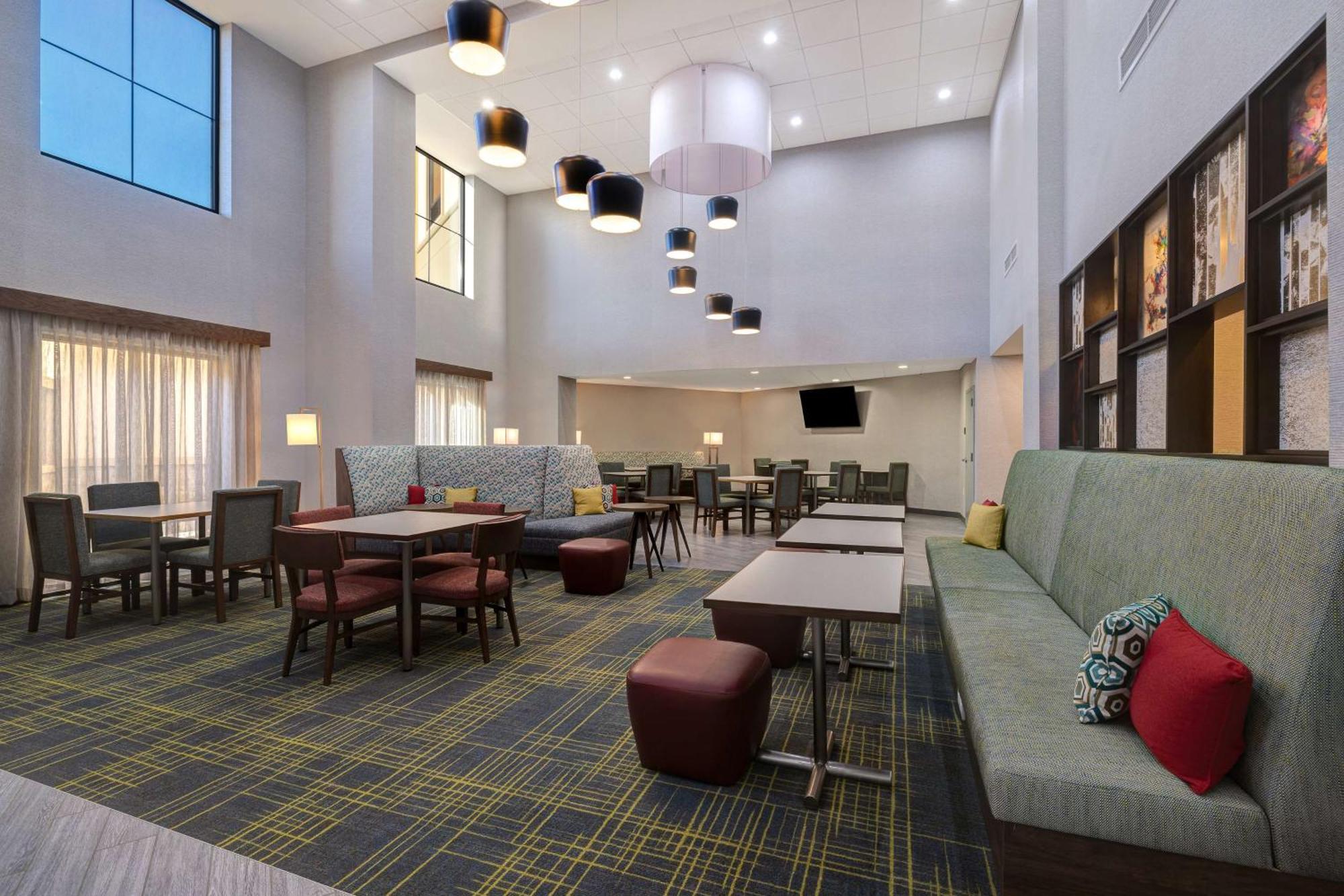 Hampton Inn & Suites 마리나 외부 사진